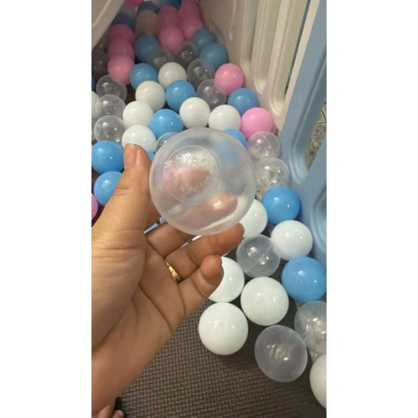 Mặc dù LDPE không thấm nước, nhưng việc ngâm trong nước trong thời gian dài có thể làm giảm độ dẻo và gây ra hiện tượng “phồng” khi bé bơm khí. (Ảnh 3) Mặc dù LDPE không thấm nước, nhưng việc ngâm trong nước trong thời gian dài có thể làm giảm độ dẻo và gây ra hiện tượng “phồng” khi bé bơm khí. (Ảnh 3)