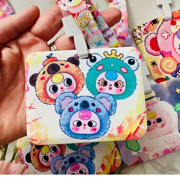 Nhiều người dùng trên diễn đàn chia sẻ rằng thẻ đeo của họ thường bị gãy hoặc màu in phai sau 3–4 tháng. (Ảnh 3) Nhiều người dùng trên diễn đàn chia sẻ rằng thẻ đeo của họ thường bị gãy hoặc màu in phai sau 3–4 tháng. (Ảnh 3)
