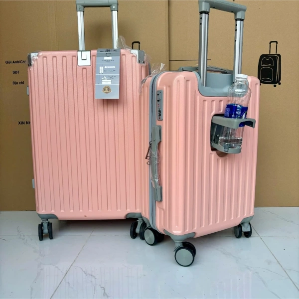 Những người thường tưởng vali dẻo ABS chịu nước sẽ gọn gàng, nhưng thực tế lại gây lộn xộn trong khoang hành lý chung. - Ảnh 1 Những người thường tưởng vali dẻo ABS chịu nước sẽ gọn gàng, nhưng thực tế lại gây lộn xộn trong khoang hành lý chung. - Ảnh 1