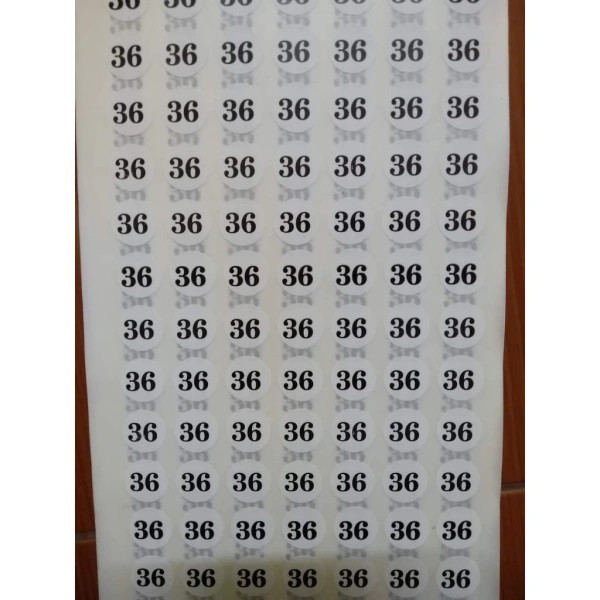 Trong quá trình may áo lót, việc gắn tem size thường bị bỏ qua hoặc thực hiện không đúng quy trình, dẫn đến tem dễ rời ra. (Ảnh 2) Trong quá trình may áo lót, việc gắn tem size thường bị bỏ qua hoặc thực hiện không đúng quy trình, dẫn đến tem dễ rời ra. (Ảnh 2)