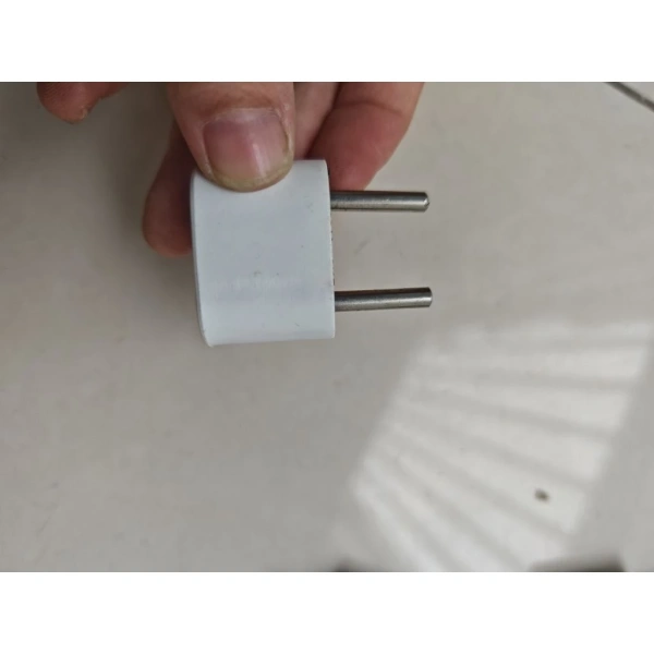 Nếu ổ cắm hiện tại đã cũ, hãy tháo nắp và quan sát dây điện. (Ảnh 3)