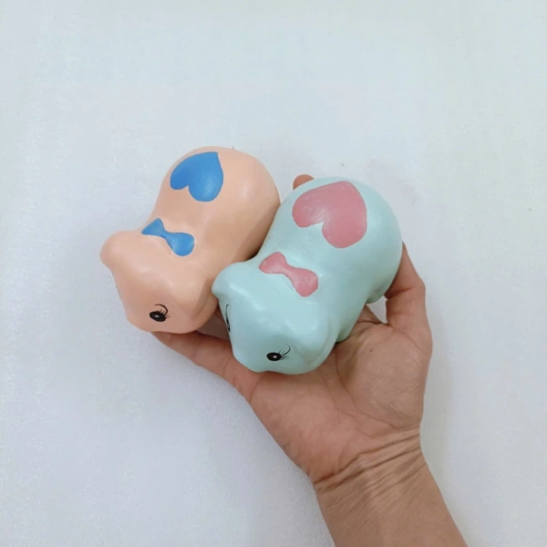 Việc giấu tiền trong các vật dụng không phải luôn luôn được chấp nhận trong mọi môi trường. (Ảnh 4) Việc giấu tiền trong các vật dụng không phải luôn luôn được chấp nhận trong mọi môi trường. (Ảnh 4)