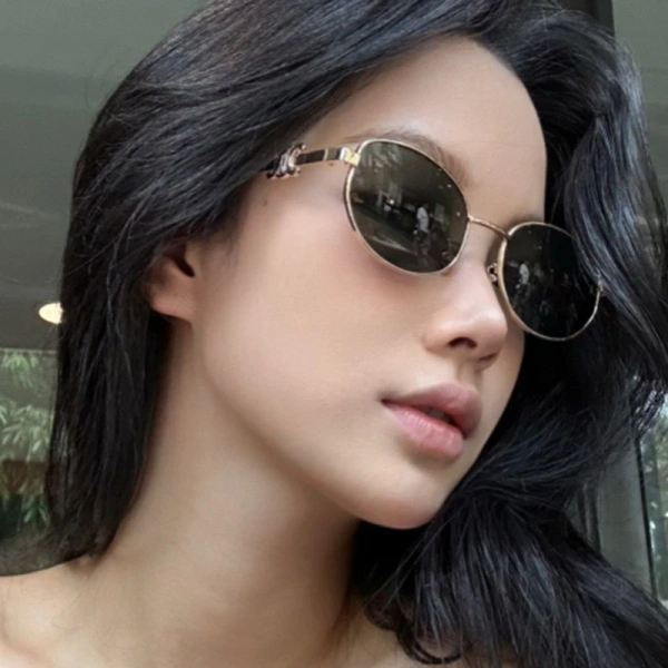 Phong cách phương Tây ngày nay được định hình bởi sự tự do sáng tạo, hòa trộn giữa cổ điển và hiện đại. (Ảnh 5) Phong cách phương Tây ngày nay được định hình bởi sự tự do sáng tạo, hòa trộn giữa cổ điển và hiện đại. (Ảnh 5)
