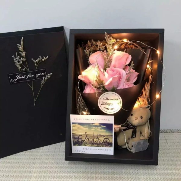 Ánh sáng LED ngày nay đã không còn chỉ là nguồn chiếu sáng thông thường mà còn được thiết kế để tạo ra hiệu ứng thị giác hấp dẫn. (Ảnh 2) Ánh sáng LED ngày nay đã không còn chỉ là nguồn chiếu sáng thông thường mà còn được thiết kế để tạo ra hiệu ứng thị giác hấp dẫn. (Ảnh 2)