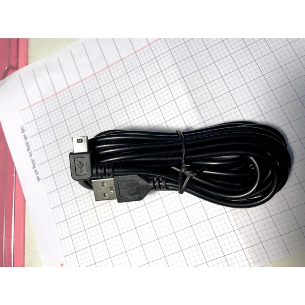 Dây dài 3,5 m thường tương thích với đa số camera hành trình hiện nay nhờ tiêu chuẩn Mini USB. (Ảnh 5) Dây dài 3,5 m thường tương thích với đa số camera hành trình hiện nay nhờ tiêu chuẩn Mini USB. (Ảnh 5)