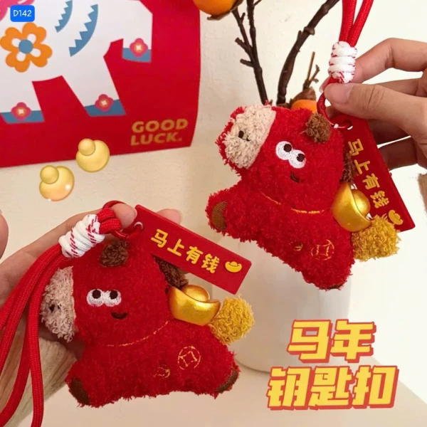 Nhiều người thường gập gọn móc khóa sau khi sử dụng, để chúng “nằm im” trong túi mà không tháo ra. (Ảnh 2) Nhiều người thường gập gọn móc khóa sau khi sử dụng, để chúng “nằm im” trong túi mà không tháo ra. (Ảnh 2)