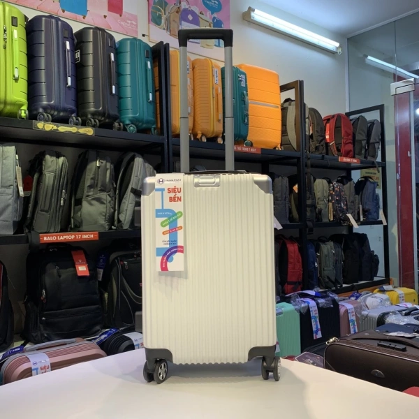 Những con số này chỉ mang tính chất tham khảo vì còn phụ thuộc vào chất lượng bảo quản, cách xếp đồ trong vali và môi trường bay (độ ẩm, nhiệt độ). (Ảnh 3)