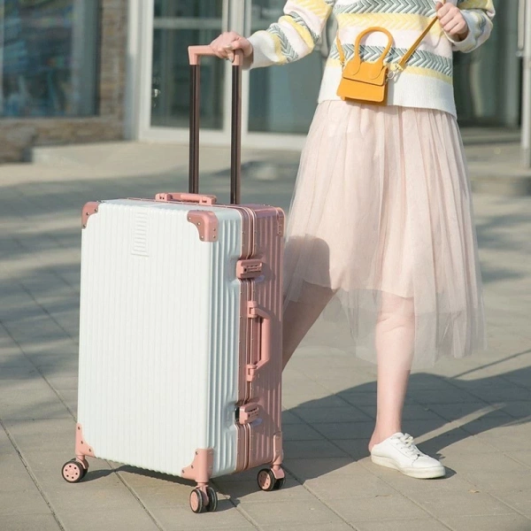 Khóa sập chuẩn TSA (Transportation Security Administration) là tính năng “bảo mật toàn cầu” được chấp nhận ở hầu hết các sân bay. (Ảnh 3) Khóa sập chuẩn TSA (Transportation Security Administration) là tính năng “bảo mật toàn cầu” được chấp nhận ở hầu hết các sân bay. (Ảnh 3)