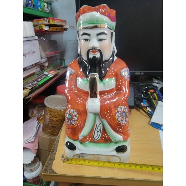 Những dấu hiệu trên không chỉ ảnh hưởng thẩm mỹ mà còn làm giảm giá trị “đối tượng bảo trợ” của món đồ trong các nghi lễ cúng ông Táo. (Ảnh 3) Những dấu hiệu trên không chỉ ảnh hưởng thẩm mỹ mà còn làm giảm giá trị “đối tượng bảo trợ” của món đồ trong các nghi lễ cúng ông Táo. (Ảnh 3)