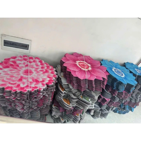 Để hiểu rõ hơn, chúng ta có thể so sánh ba loại thảm phổ biến hiện nay: nỉ Bali, polypropylene (PP) và len tự nhiên. (Ảnh 2) Để hiểu rõ hơn, chúng ta có thể so sánh ba loại thảm phổ biến hiện nay: nỉ Bali, polypropylene (PP) và len tự nhiên. (Ảnh 2)
