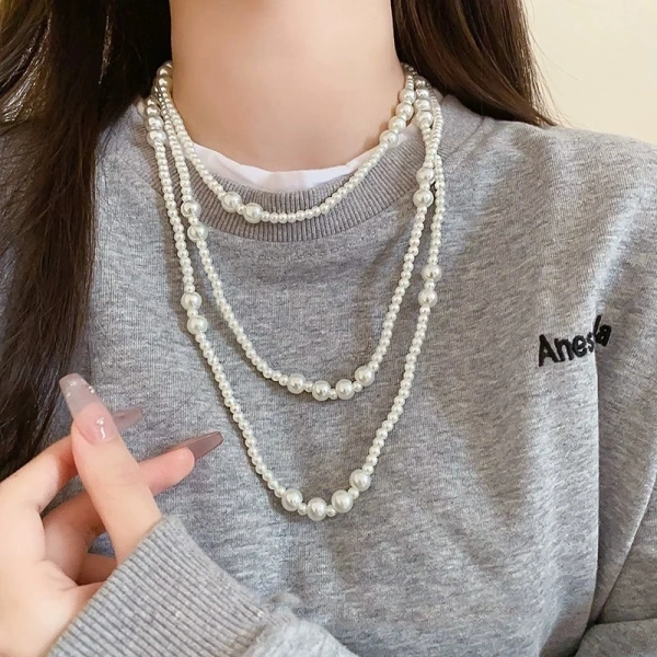 Trong khi các yếu tố trên giúp bạn định hướng cách phối đồ, việc sở hữu một chiếc vòng cổ chất lượng sẽ là nền tảng cho mọi lựa chọn. (Ảnh 5) Trong khi các yếu tố trên giúp bạn định hướng cách phối đồ, việc sở hữu một chiếc vòng cổ chất lượng sẽ là nền tảng cho mọi lựa chọn. (Ảnh 5)
