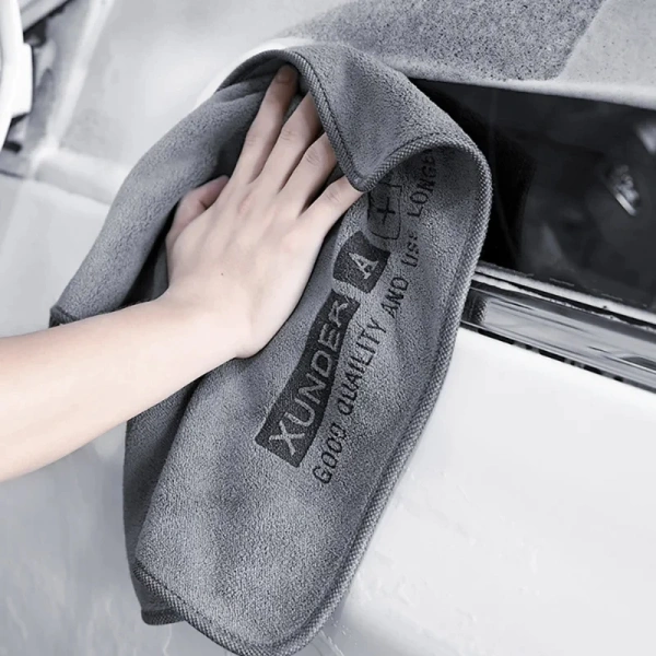 Sau khi dùng khăn rửa xe microfibre dày, một chi tiết nhỏ lại làm giảm hiệu quả vệ sinh ô tô - Ảnh 3 Sau khi dùng khăn rửa xe microfibre dày, một chi tiết nhỏ lại làm giảm hiệu quả vệ sinh ô tô - Ảnh 3