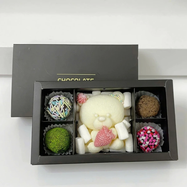 Sau khi mở một hộp socola truffle Valentine, cảm giác ngọt ngào kéo dài còn hơn hương vị mình tưởng. - Ảnh 5
