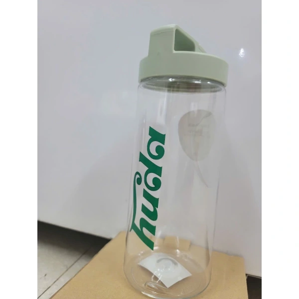 Một chiếc bình nhựa thông thường có tuổi thọ từ 1‑2 năm tùy vào tần suất và cách bảo quản. (Ảnh 3) Một chiếc bình nhựa thông thường có tuổi thọ từ 1‑2 năm tùy vào tần suất và cách bảo quản. (Ảnh 3)