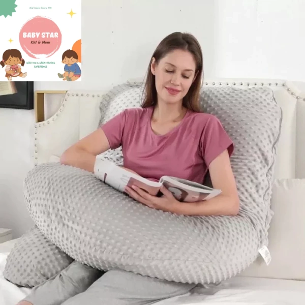 Đối với những bà bầu đang tìm kiếm một lựa chọn vừa chất lượng vừa hợp túi tiền, gối ôm bà bầu chữ U vải nhung hạt nổi 7D massage cao cấp được bán với giá chiết khấu 266.000 VNĐ (giá gốc 327.180 VNĐ). (Ảnh 5) Đối với những bà bầu đang tìm kiếm một lựa chọn vừa chất lượng vừa hợp túi tiền, gối ôm bà bầu chữ U vải nhung hạt nổi 7D massage cao cấp được bán với giá chiết khấu 266.000 VNĐ (giá gốc 327.180 VNĐ). (Ảnh 5)