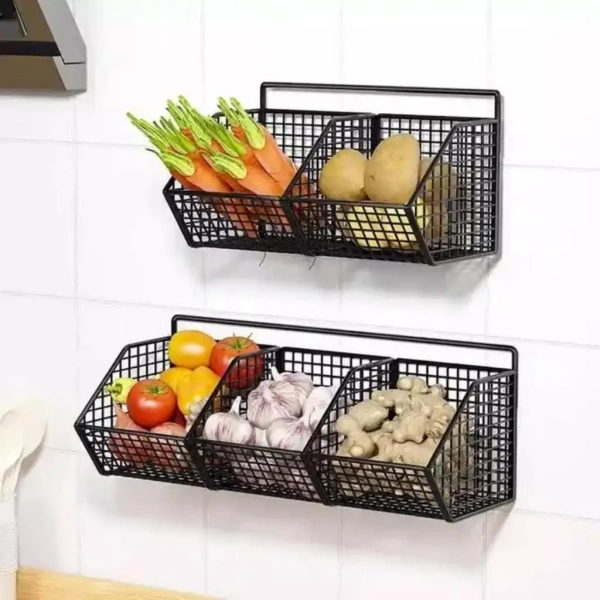 Nhìn vào bảng, kệ dán tường không chỉ tiết kiệm không gian mà còn có mức giá phải chăng so với tủ kéo, đồng thời độ bền và khả năng chịu lực đủ để đáp ứng nhu cầu của hầu hết các gia đình. (Ảnh 5)