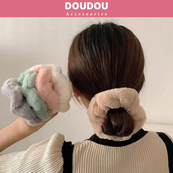 Scrunchie vải bông mềm thực sự giảm áp lực lên tóc xoăn như quảng cáo không? - Ảnh 1 Scrunchie vải bông mềm thực sự giảm áp lực lên tóc xoăn như quảng cáo không? - Ảnh 1
