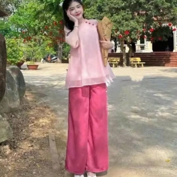 Đối với người chưa quyết định, việc so sánh tơ voan với các vật liệu như lụa, linen hay polyester sẽ giúp hiểu rõ ưu nhược điểm và lựa chọn phù hợp hơn. (Ảnh 5)