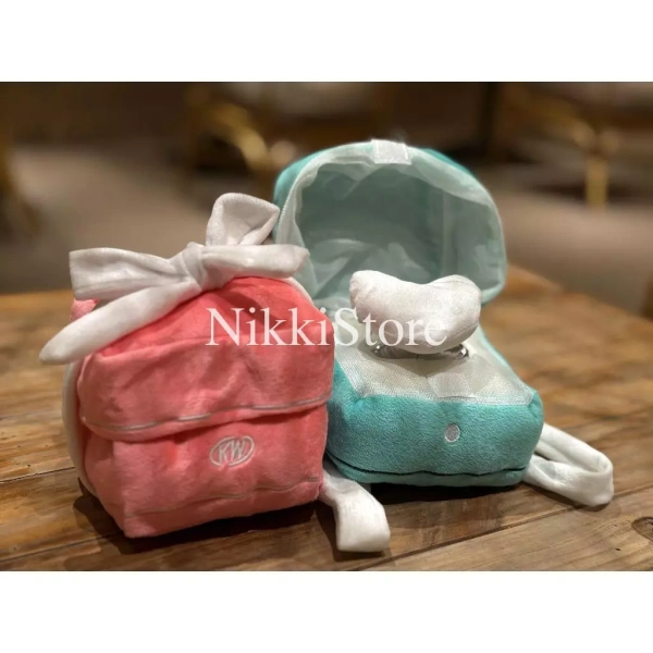 Những yếu tố trên giải thích vì sao một chiếc hộp bông dù trông xinh xắn, nhưng lại đòi hỏi cách bảo quản đặc biệt hơn so với những hộp nhẫn bằng nhựa cứng, kim loại hay gỗ. (Ảnh 2) Những yếu tố trên giải thích vì sao một chiếc hộp bông dù trông xinh xắn, nhưng lại đòi hỏi cách bảo quản đặc biệt hơn so với những hộp nhẫn bằng nhựa cứng, kim loại hay gỗ. (Ảnh 2)