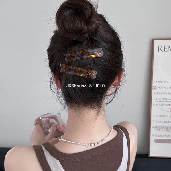 Trong số các mẫu kẹp tóc acetate hiện có trên thị trường, “Kf987 Phong Cách Hàn Quốc 2 Cái” là một trong những sản phẩm được nhiều người tiêu dùng quan tâm. (Ảnh 4)