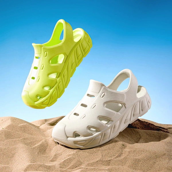 Sự bất ngờ khi một đôi sandal trẻ em thoáng khí lại mất độ bám trên đá khi leo núi - Ảnh 1 Sự bất ngờ khi một đôi sandal trẻ em thoáng khí lại mất độ bám trên đá khi leo núi - Ảnh 1