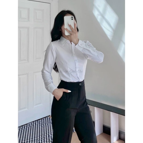 Sơ mi trắng tay dài Linh Chi không chỉ là một chiếc áo công sở tiêu chuẩn, mà còn là một “đầu tư” thời trang thông minh vì độ bền, khả năng giữ form và thiết kế tinh tế. (Ảnh 5) Sơ mi trắng tay dài Linh Chi không chỉ là một chiếc áo công sở tiêu chuẩn, mà còn là một “đầu tư” thời trang thông minh vì độ bền, khả năng giữ form và thiết kế tinh tế. (Ảnh 5)