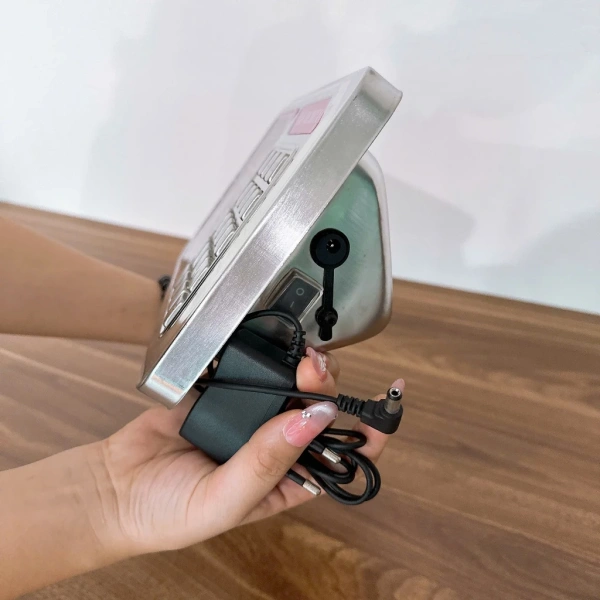 Đèn LED trên cân điện tử không chỉ chịu trách nhiệm chiếu sáng thông tin mà còn ảnh hưởng đến cách người dùng đọc kết quả. (Ảnh 2) Đèn LED trên cân điện tử không chỉ chịu trách nhiệm chiếu sáng thông tin mà còn ảnh hưởng đến cách người dùng đọc kết quả. (Ảnh 2)