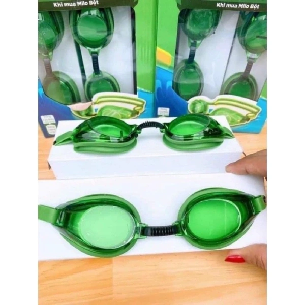 Những lần đầu tiên trẻ tiếp xúc với kính bơi là một “bài kiểm tra” cho sản phẩm. (Ảnh 3) Những lần đầu tiên trẻ tiếp xúc với kính bơi là một “bài kiểm tra” cho sản phẩm. (Ảnh 3)