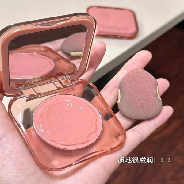 Sự khác nhau khi dùng blush dạng kem mỏng: màu hồng giữ lâu hay nhanh tàn trong ngày nóng - Ảnh 1 Sự khác nhau khi dùng blush dạng kem mỏng: màu hồng giữ lâu hay nhanh tàn trong ngày nóng - Ảnh 1