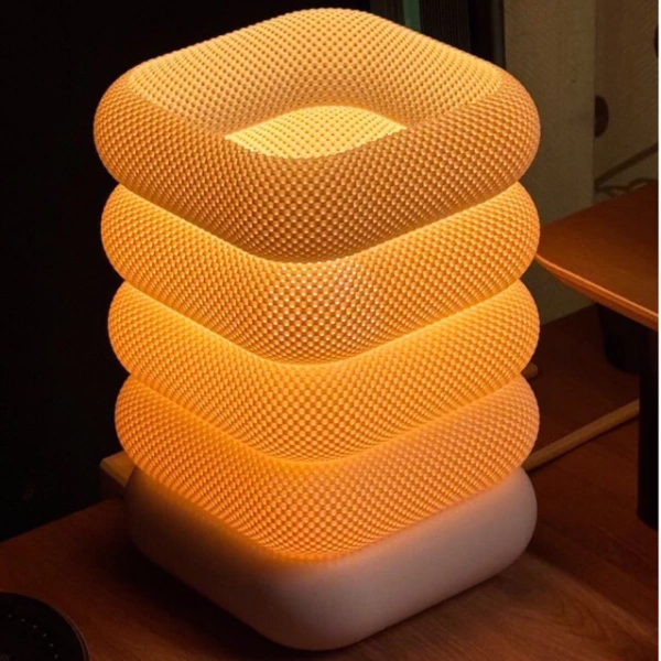 Sự lạc lõi giữa ánh sáng 3D gợn sóng và không gian ngủ: Khi chi tiết quá đa dạng, cảm giác yên bình lại lảo đảo. - Ảnh 1 Sự lạc lõi giữa ánh sáng 3D gợn sóng và không gian ngủ: Khi chi tiết quá đa dạng, cảm giác yên bình lại lảo đảo. - Ảnh 1