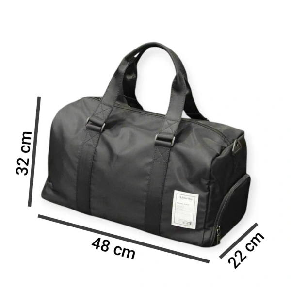 Phụ kiện như khóa kéo, quai xách, dải đệm lưng có thể làm tăng từ 50‑150 gram. (Ảnh 2)