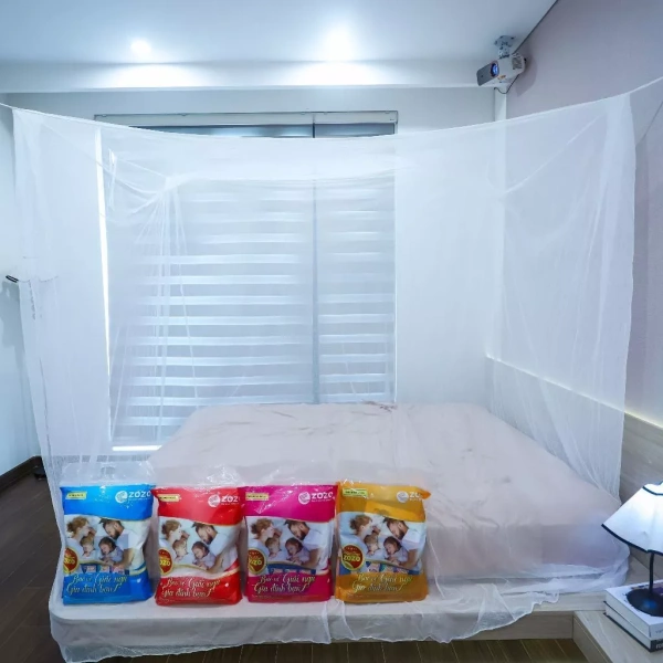 Sự thật khi dùng mùng ngủ chống muỗi cho bé: lớp lưới mỏng không luôn ngăn muỗi bám vào da - Ảnh 2