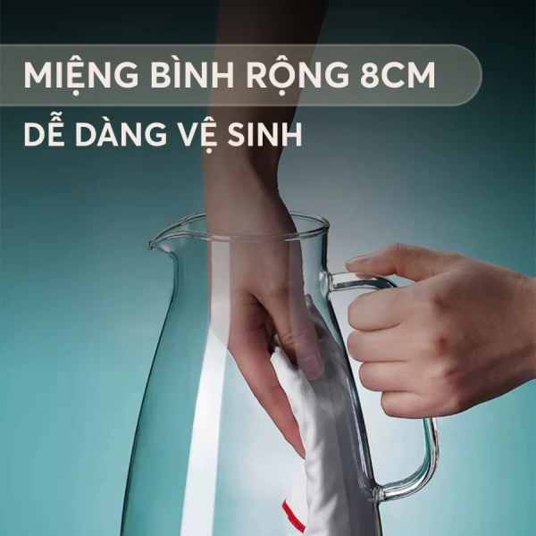 Đối với người bận rộn, một bình nước 2 lít đủ lớn để cung cấp đủ lượng nước cho cả ngày mà không phải liên tục nạp lại. (Ảnh 5) Đối với người bận rộn, một bình nước 2 lít đủ lớn để cung cấp đủ lượng nước cho cả ngày mà không phải liên tục nạp lại. (Ảnh 5)