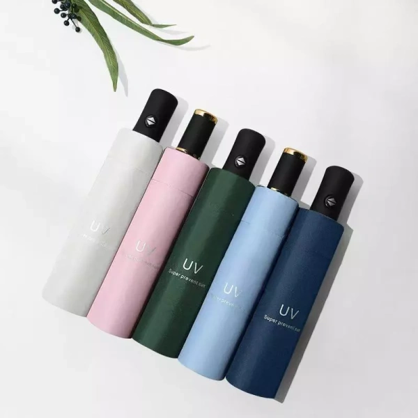 Với trọng lượng chỉ khoảng 150‑200 gram, dù gấp mini này có thể được so sánh với một chiếc điện thoại thông minh hiện đại. (Ảnh 3)
