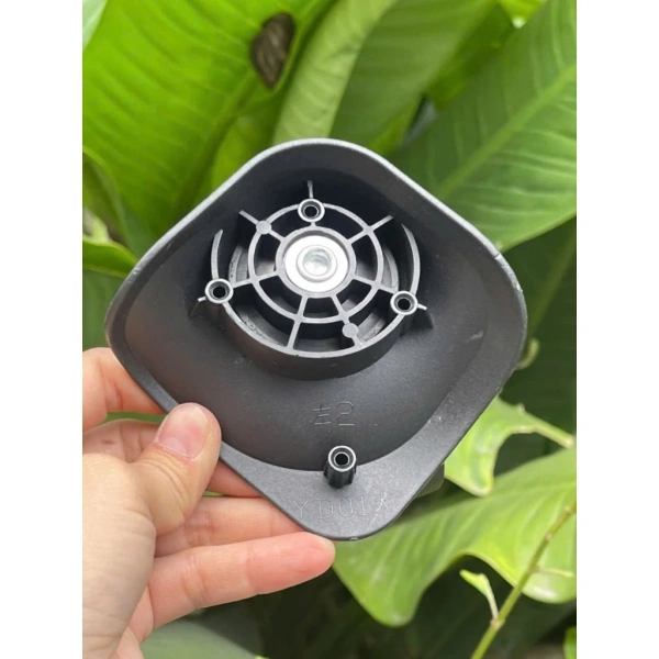 Sự thật về độ bám của bánh xe vali 48.5 cm mà nhiều người không chú ý - Ảnh 1 Sự thật về độ bám của bánh xe vali 48.5 cm mà nhiều người không chú ý - Ảnh 1
