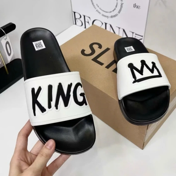 Sự thoải mái của dép quai ngang phong cách Hàn Quốc có thực sự bền lâu khi phải đi bộ cả ngày? - Ảnh 3