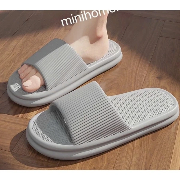 Thị trường hiện nay có rất nhiều lựa chọn, tuy nhiên để giúp bạn đưa ra quyết định phù hợp, chúng tôi sẽ so sánh ba mẫu dép tiêu biểu dựa trên ba tiêu chí: độ nhẹ, thiết kế vân bám, và giá thành. (Ảnh 3) Thị trường hiện nay có rất nhiều lựa chọn, tuy nhiên để giúp bạn đưa ra quyết định phù hợp, chúng tôi sẽ so sánh ba mẫu dép tiêu biểu dựa trên ba tiêu chí: độ nhẹ, thiết kế vân bám, và giá thành. (Ảnh 3)