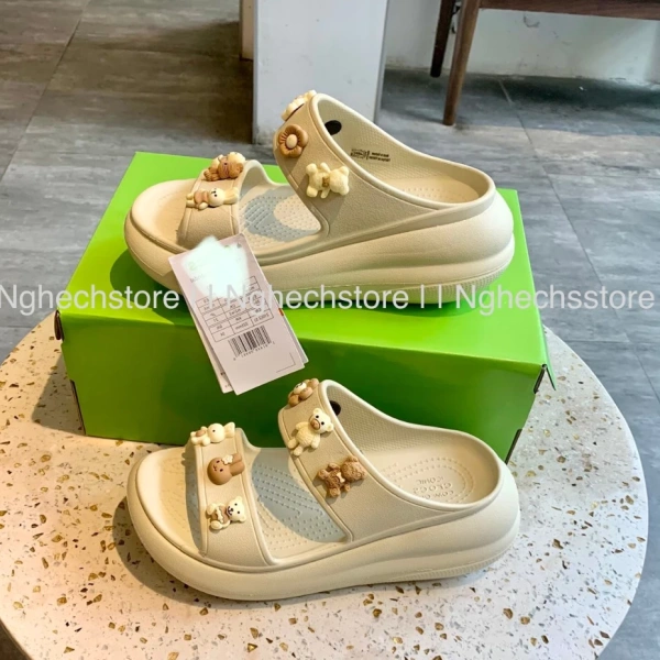 Trong những hoàn cảnh này, một đôi sandal có đế chống trơn sẽ giảm đáng kể nguy cơ chấn thương, đồng thời vẫn giữ được yếu tố thẩm mỹ và độ thoải mái. (Ảnh 3)