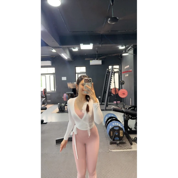 Không phải mọi bộ đồ tập đều được thiết kế để chứa vật dụng một cách hiệu quả. (Ảnh 3)