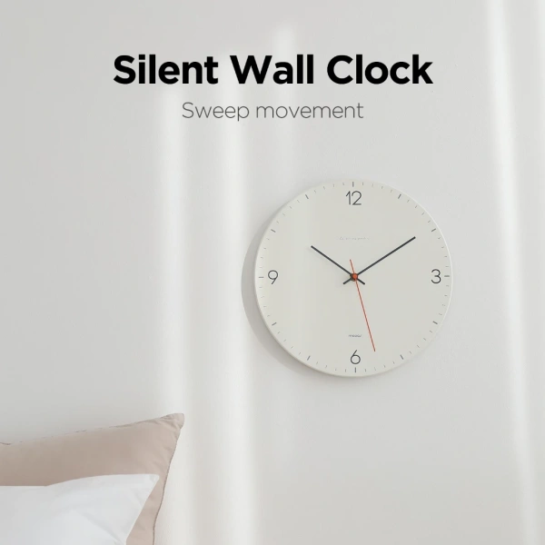 Phần lớn đồng hồ treo tường im lặng trên thị trường hiện nay sử dụng bộ máy quartz điện tử, thay vì cơ chế dây cót truyền thống. (Ảnh 2) Phần lớn đồng hồ treo tường im lặng trên thị trường hiện nay sử dụng bộ máy quartz điện tử, thay vì cơ chế dây cót truyền thống. (Ảnh 2)