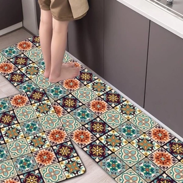 Không phải vì màu sắc mà giảm độ bám, mà là do một số yếu tố thiết kế và môi trường khi thảm được đặt ở nơi ẩm ướt. (Ảnh 3)