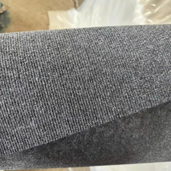 Thảm nỉ xám (ghi) combo 10m² (2mx5m) được thiết kế dành riêng cho các sự kiện văn phòng, sân khấu và lối đi. (Ảnh 3)