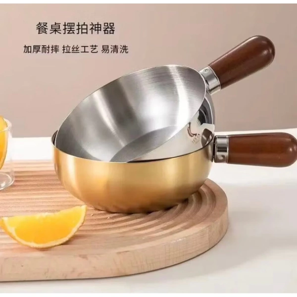 Việc ngâm, chà rửa từng đồ dụng cụ không chỉ làm cô mẹ mất công sức mà còn tăng lượng nước và năng lượng sử dụng. (Ảnh 2) Việc ngâm, chà rửa từng đồ dụng cụ không chỉ làm cô mẹ mất công sức mà còn tăng lượng nước và năng lượng sử dụng. (Ảnh 2)