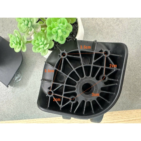 Những bất tiện này không chỉ gây phiền toái mà còn ảnh hưởng đến sự an toàn của hành lý, có thể làm hỏng những vật phẩm quý giá như laptop, máy ảnh, hoặc thậm chí làm mất đồ. (Ảnh 2)