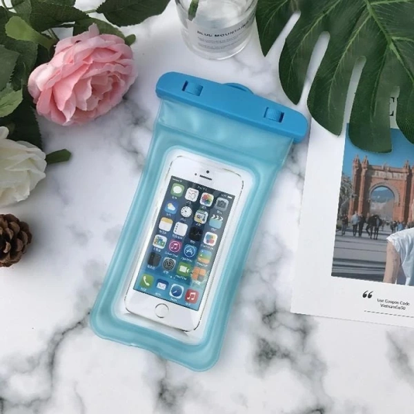 Trong một số trường hợp, dù túi bảo vệ có đáp ứng tiêu chuẩn IPX8, nhưng việc sử dụng vẫn gặp rủi ro. (Ảnh 3) Trong một số trường hợp, dù túi bảo vệ có đáp ứng tiêu chuẩn IPX8, nhưng việc sử dụng vẫn gặp rủi ro. (Ảnh 3)