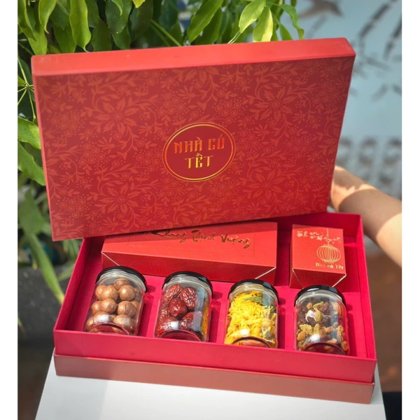 Thực tế khi mở hộp quà Tết sang trọng thường khác hoàn toàn so với kỳ vọng ban đầu - Ảnh 1 Thực tế khi mở hộp quà Tết sang trọng thường khác hoàn toàn so với kỳ vọng ban đầu - Ảnh 1