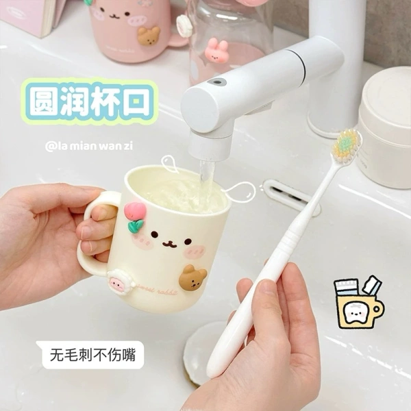 Không chỉ dựa vào lựa chọn sản phẩm, việc sắp xếp đúng cách cũng góp phần quan trọng để tối đa hoá không gian hành lý. (Ảnh 5) Không chỉ dựa vào lựa chọn sản phẩm, việc sắp xếp đúng cách cũng góp phần quan trọng để tối đa hoá không gian hành lý. (Ảnh 5)
