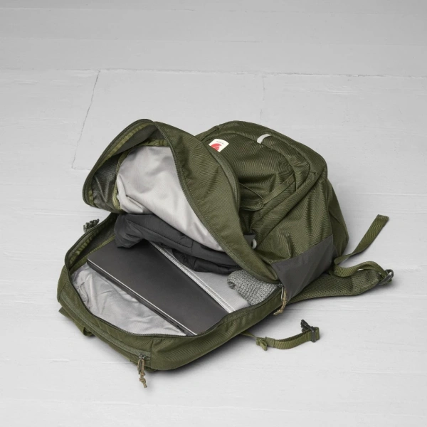 Trong thị trường hiện nay, Balo Du Lịch Phượt Nam Nữ FJALL SKULE 28 Ngăn Đựng Laptop 15 Inch Nhiều Ngăn Lưu Trữ đang là một trong những mẫu đáp ứng tốt nhu cầu giảm cân mà không làm giảm tính năng bảo vệ. (Ảnh 5) Trong thị trường hiện nay, Balo Du Lịch Phượt Nam Nữ FJALL SKULE 28 Ngăn Đựng Laptop 15 Inch Nhiều Ngăn Lưu Trữ đang là một trong những mẫu đáp ứng tốt nhu cầu giảm cân mà không làm giảm tính năng bảo vệ. (Ảnh 5)