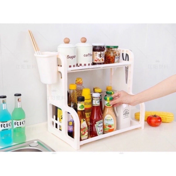 Trên thị trường hiện nay, kệ gia vị 2 tầng có nhiều dạng: kim loại (thép không gỉ), gỗ công nghiệp, nhựa composite và nhựa cứng như mẫu tôi đang dùng. (Ảnh 4)