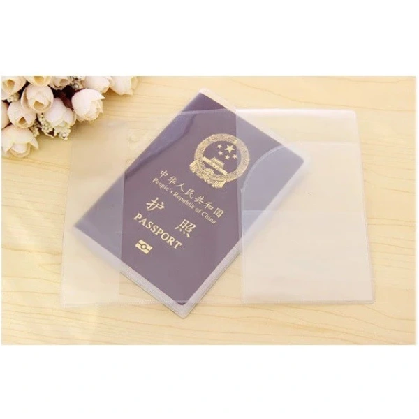 3 ngăn phụ trong vỏ bọc hộ chiếu trong suốt thực sự giúp ngăn giấy tờ lộn xộn khi di chuyển